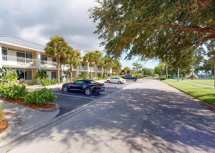 Sea Spray, Studio 114, Beach Steps Away! Pool+Wifi