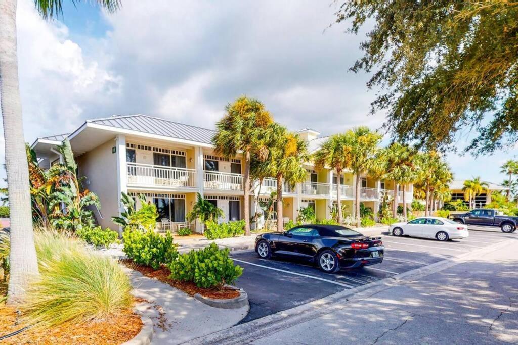 Sea Spray, 114, Steps Away! Pool+wifi Appartement *
